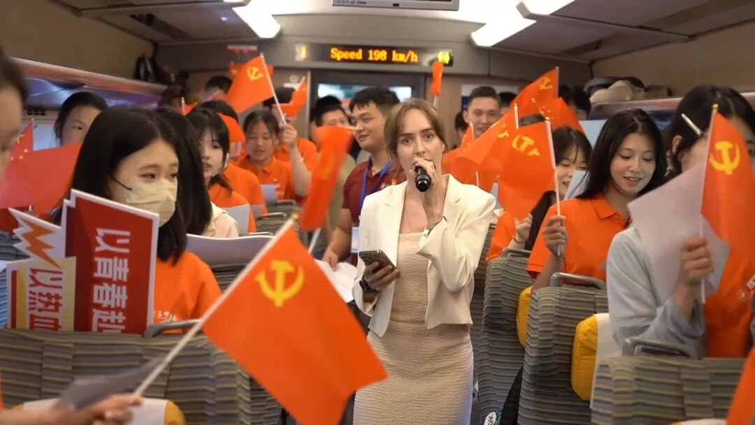 当大学“下沉”到县城,一列动车装下了什么?